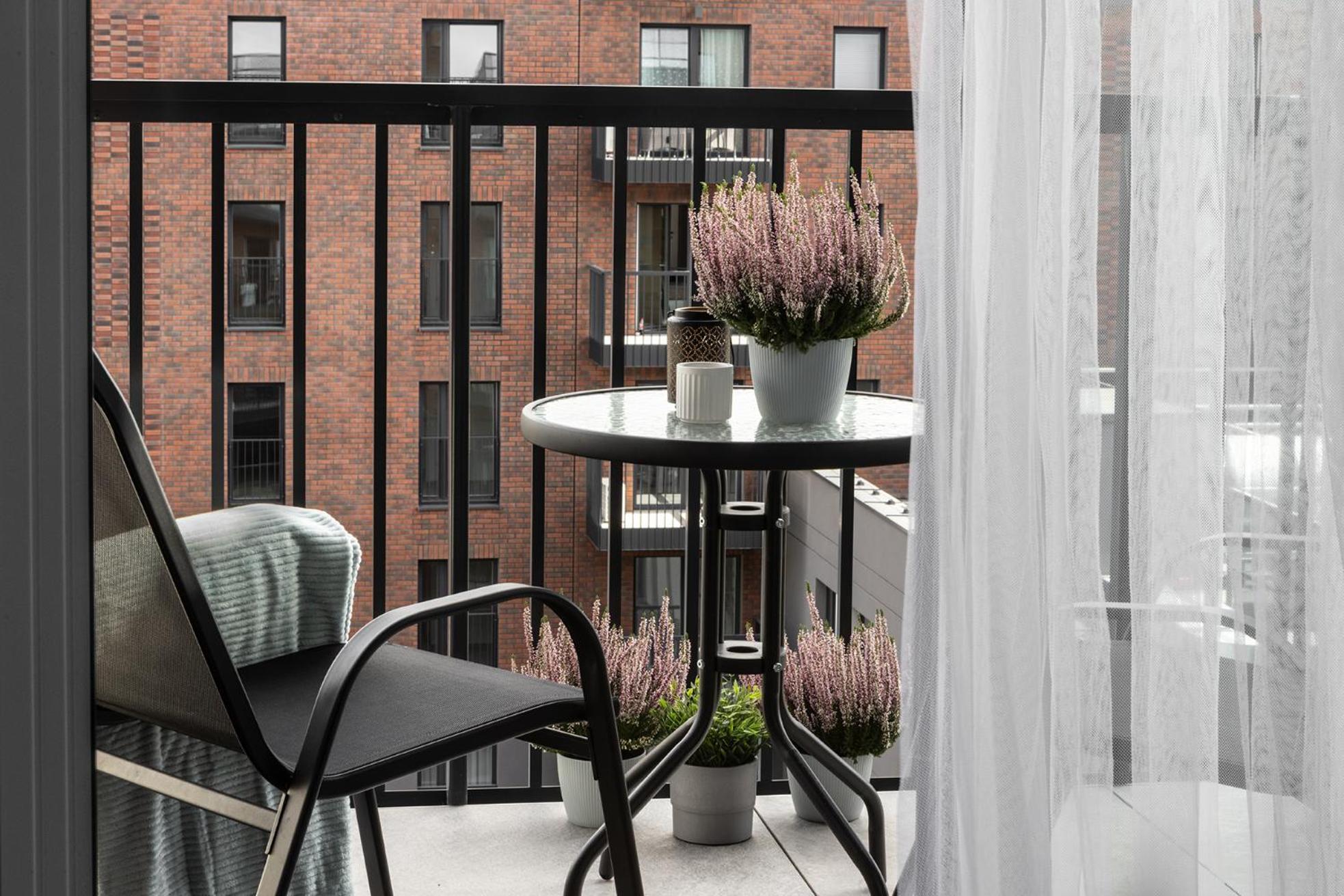 New #Madalinskiego57 - City Center, New Bulding, 2 Bedrooms, 2X Double Beds And A Fold-Out Sofa, Separate Kitchen, Air Conditioning, Balcony, Underground Parking, Self Check In 24H, Internet, Netflix, Coffee Machine, Washing Machine,1 Km To The Railw Wroclaw Ngoại thất bức ảnh